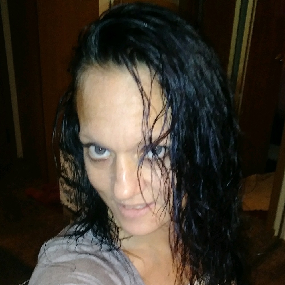 Meet your Posher, Suzanee